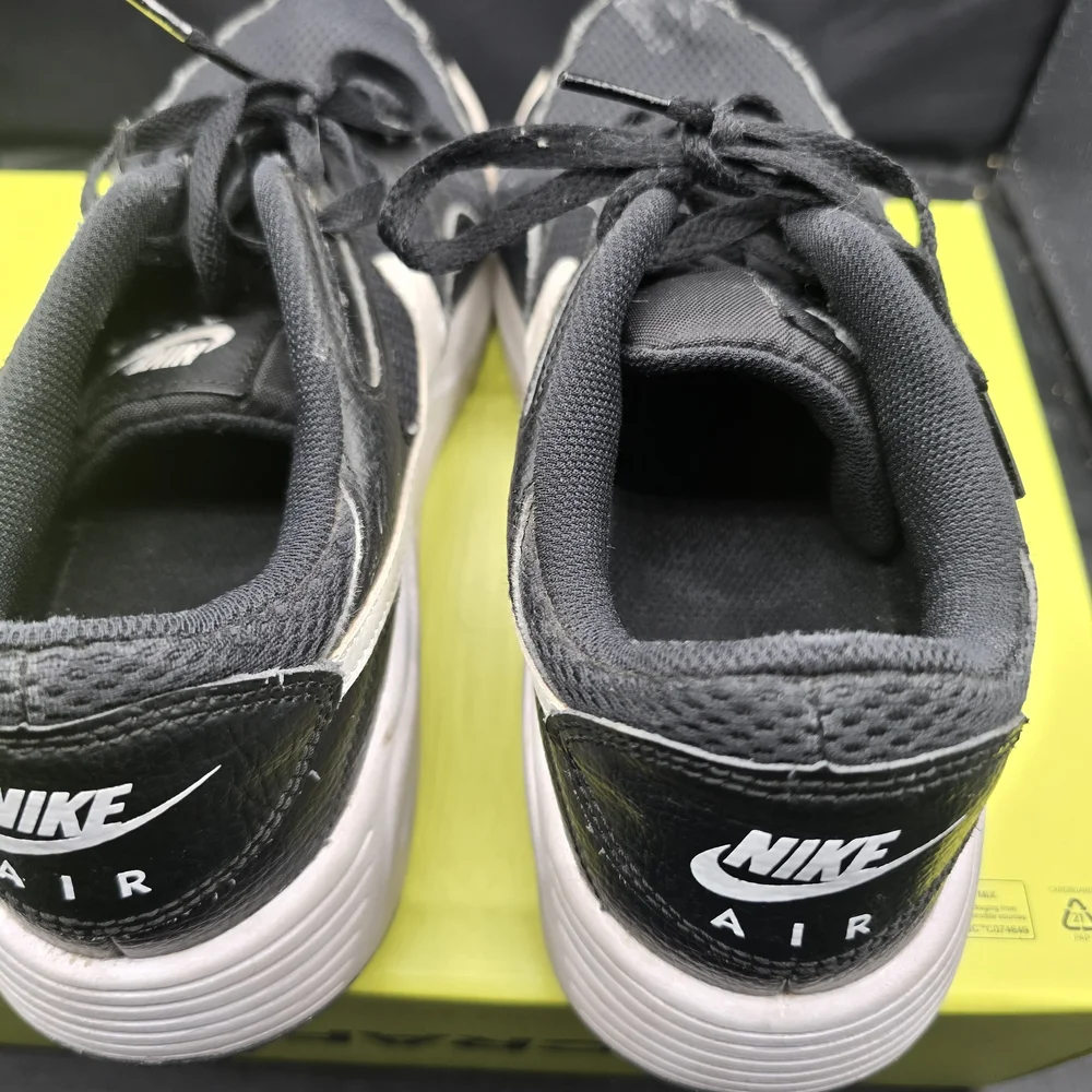 Nike dynamic black
